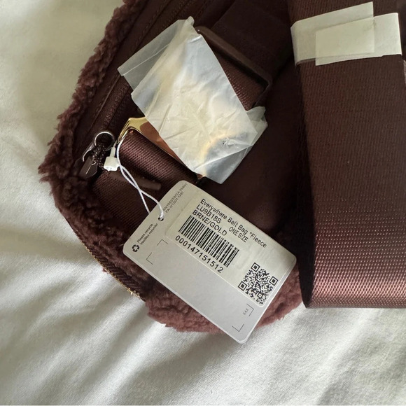 🆕🤎 Lululemon Everywhere Belt Bag Fleece Brown Earth Gold - Picture 6 of 7
